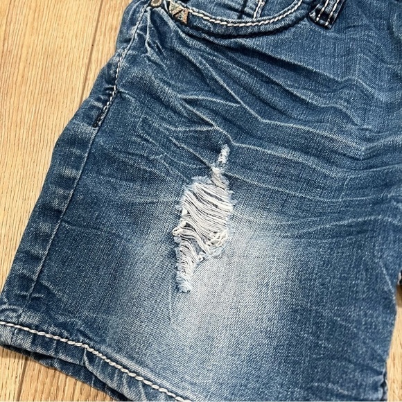 HYDRAULIC distressed denim jean shorts Sammie Boyfriend, embroidered pockets, 0. - Picture 9 of 14
